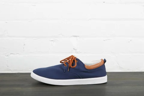 Stylish navy blue sneakers 3