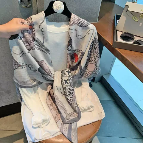 Fashionable High-End Real Silk Scarves Women's Silk Scarves Temperament Chinese Scarves Scarves Fashionable Unique Wear Large