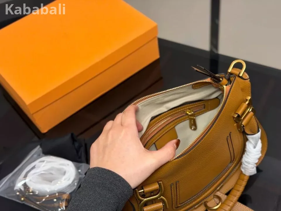 [na9 Ready Stock] Matching Box Size 30 * 23cm Celebrity Same Style Saddle Bag Unique Handbag Handbag Shoulder Bag