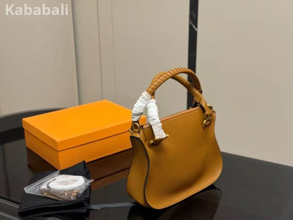 [na9 Ready Stock] Matching Box Size 30 * 23cm Celebrity Same Style Saddle Bag Unique Handbag Handbag Shoulder Bag