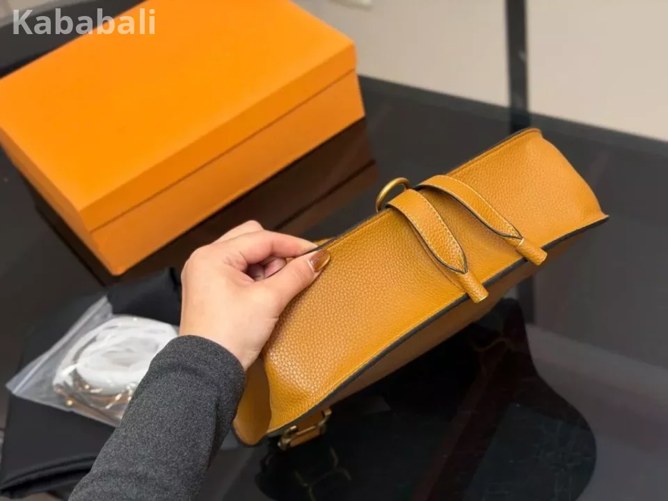 [na9 Ready Stock] Matching Box Size 30 * 23cm Celebrity Same Style Saddle Bag Unique Handbag Handbag Shoulder Bag